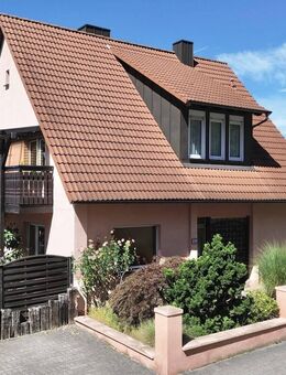 KL-Hohenecken: Freistehendes Zweifamilienhaus mit Doppelgarage, PKW-Stellplätzen und Garten - Kaiserslautern