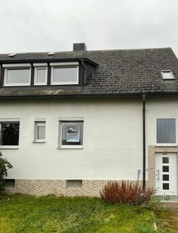 Doppelhaushälfte sucht neue Eigentümer mit Ideen zur Modernisierung - Mitterteich