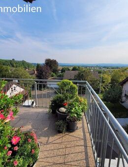 Attraktive 3-Zimmer DG-Wohnung im Landhausstil, mit Garten, Balkon,Garage, in begehrter Lage in Fischingen - Fischingen