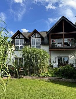 Schönes, großzügiges Einfamilienhaus mit Garten und Garage in Weisel zu verkaufen - Weisel