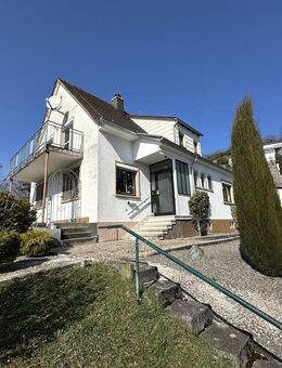 Idyllisches Wohnhaus in Traumlage mit Vogesenblick auf großes Grundstück und ca. 375m² Wohn/Nutzfl. - Herbolzheim