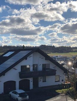 Gechingen 3,5-Zimmer-DG Wohnung mit 102 m² Wohnfläche und 150 m² Gartenanteil ab 01.01.2026 in sehr ruhiger Lage. - Gechingen