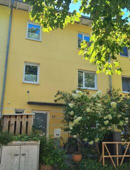 familienfreundliches Stadthaus in superzentraler Lage mit Wärmepumpe, Balkonkraftwerk & Wintergarten - Dachau