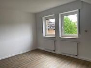 Sanierte gemütliche 2-Zimmer-Wohnung mit Balkon - Höxter