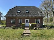 Gepflegtes Einfamilienhaus mit Nebengelass in idyllischer, ruhiger Dorflage umgeben von Grün - Möllenhagen