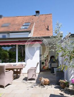 Ein Traum für Garten- und Naturliebhaber: DHH mit großem und artenreichem Garten und Garage - Unna