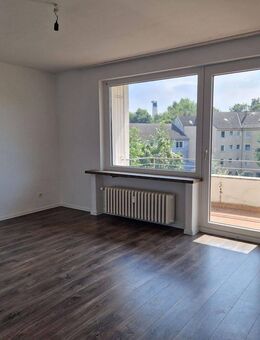 Helle 3-Zimmer-Wohnung mit Balkon - Duisburg