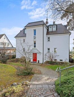 Wohnjuwel mit See-und Alpensicht und traumhaften Garten - Überlingen