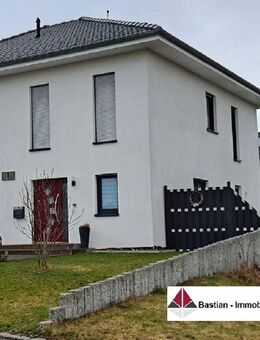 Ruhig, schön und gepflegt: Doppelhaushälfte in guter, bester Lage von 79848 Bonndorf! - Bonndorf (Schwarzwald)
