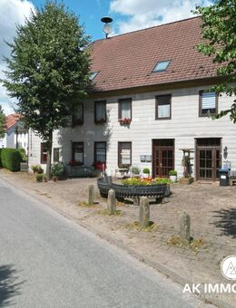 Historisches Fachwerkhaus mit drei Wohneinheiten und Grundstück in Ottenstein - Ottenstein