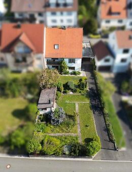Familienidylle mit viel Platz zum Leben - großzügiges Einfamilienhaus in Helmstadt bei Würzburg - Helmstadt