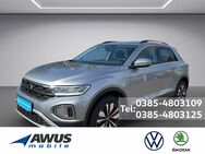 VW T-Roc, 1.5 TSI Move, Jahr 2023 - Schwerin