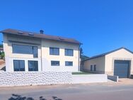 Provisionsfrei: Sonniges Familienhaus mit Einliegerwohnung, Talblick, Pool, Garage in Weilersbach - Weilersbach