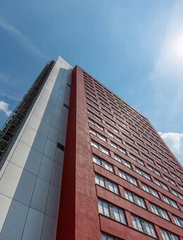 Ruby Tower / 2-Zimmerwohnung mit Blick auf den Taunus sucht neuen Bewohner - Frankfurt (Main)