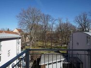 Gemütliche 3-Raum-Balkon-Wohnung mit Blick auf den Schlobig-Park - Zwickau