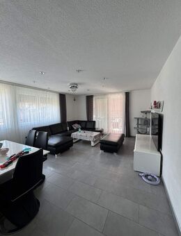 Starkes Renditepotenzial: Dreifamilienhaus mit Gewerbe und 8 Stellplätzen - Sulz (Neckar)