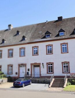 Stilvolles Denkmalobjekt mit großzügiger Hauptwohnung und fünf Wohneinheiten in Mülheim an der Mosel - Mülheim (an der Mosel)