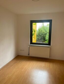 Günstige Etagenwohnung in Wesernähe - Bremen