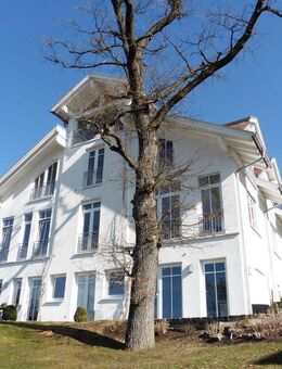 V E R K A U F T ! Seeblick, Ruhe, großer Garten mit Obstbäumen, rund 300 qm Wohnfläche auf 2 Ebenen - Herrsching (Ammersee)