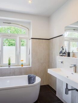 Helle 4-RW mit Kamin und Einbauküche - Leipzig