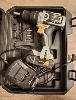 Akku-Bohrschrauber Set mit Koffer, Akku und Ladegerät - Hamburg Altona