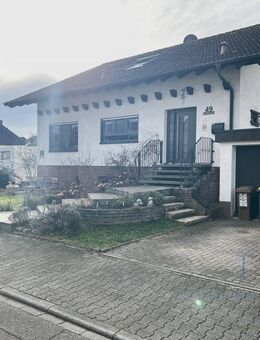 **schönes Einfamilienhaus mit Einliegerwohnung und Garten** - Rastatt
