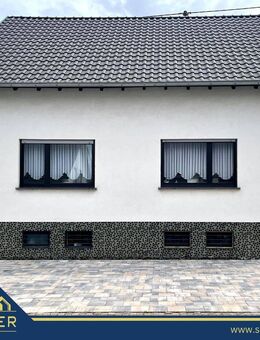 Freistehendes und saniertes Zweifamilienhaus mit Garten und Garage in Ensdorf zu verkaufen - Ensdorf (Saarland)