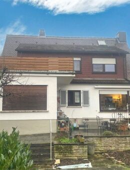 Wohnen in bester Siedlungslage... gepflegtes Haus mit moderner Einbauküche, Garage, Terrasse und Garten, ab 1.2.2026 frei - Haßfurt