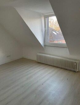 Sehr schöne renovierte 3 Zimmer Wohnung in Duisburg zu vermieten - Duisburg