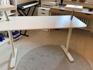 Schreibtisch IKEA BEKANT mit Speaker-Ablagen – top für Musik & Videoschnitt! - Duisburg