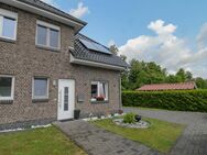 6587 - Moderne Doppelhaushälfte mit Carport und Garten in Süddorf! - Edewecht