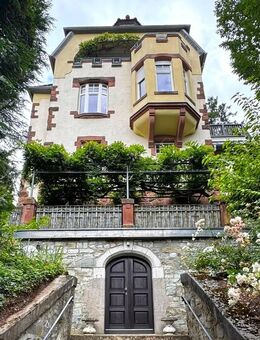 *MODERNIZED HISTORIC APARTMENT* approx. 1432 ft², 3 room, 2 bed, 1 full bath, terrace, and fireplace - Wiesbaden