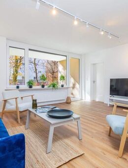 Frisch sanierte 3-ZKB mit 2 Balkonen im Grünen & TG-Stellplatz - Provisionsfrei - Augsburg