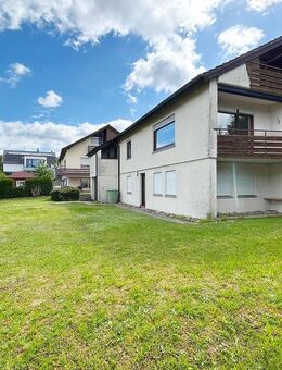 Freistehendes 1-2 Familienhaus mit großem Garten, 2 Loggien, Terrasse, Garage und Stellplätzen - Grafenau (Baden-Württemberg)