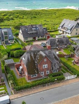 Reetgedecktes Mehrfamilienhaus in Strandnaher Lage - Sylt