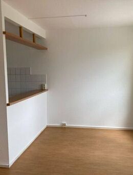 3 Zimmer im 2.OG mit Balkon - Dessau-Roßlau