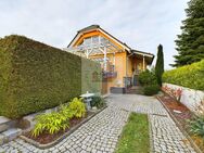 Mit Pool, Terrasse, großes Grundstück & PV-Anlage - Hochwertig & familienfreundlich - Leipzig