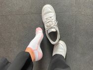 Verkaufe Fuß Pics Socken auf Anfrage - München