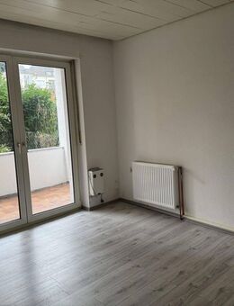 Sofort bezugsfrei: Charmante 2-Zimmer-Wohnung mit Balkon und Gartenblick in Köln-Neuehrenfeld - Köln
