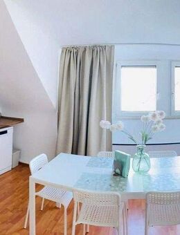 Möblierte, helle großzügige Dachgeschosswohnung in Illingen-Illingen - Illingen (Saarland)