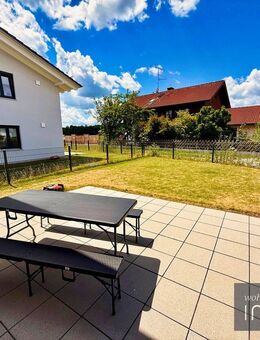 Hochklassiges Doppelhaus zum Erstbezug mit großem Garten ein unverbauter Blick ins Grüne - Brunnthal