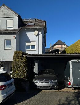 Waldems: Großzügige Doppelhaushälfte mit schönem Garten in ruhiger Lage - Waldems