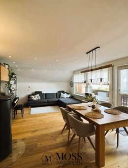 Raum zum Leben: Helle 6-Zimmer-Wohnung mit Balkon, Gartenanteil & Carport in ruhiger, gefragter Lage - Sachsenheim
