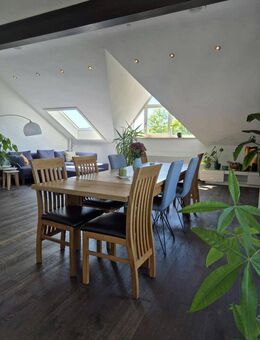 Wunderschöne 3-Zimmer-Dachgeschosswohnung in ruhiger Lage von Durmersheim-Würmersheim - Durmersheim