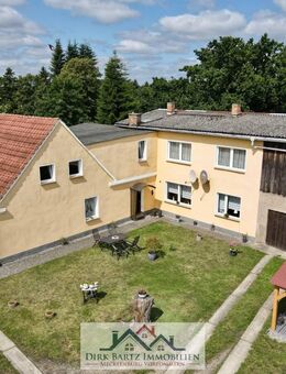 Ländlich!! Ruhig!! Gemütlich!! Zweifamilienhaus mit Scheune und Sonnigem Grundstück!! - Loitz