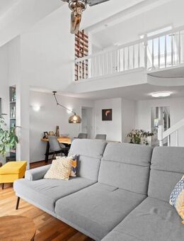 Großzügige Maisonettewohnung mit zwei Balkonen und Tiefgaragenstellplatz - Bonn