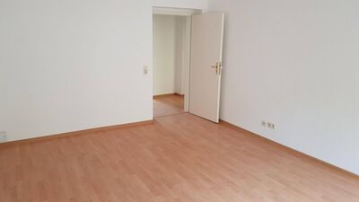 Helle perfekt geschnittene 3-Raum-Wohnung im 1. Obergeschoss im Zentrum (Gartenstraße) inkl. Keller und Fahrradraum