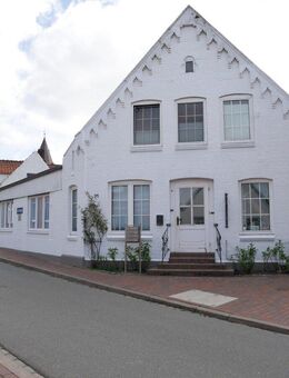 Charmantes Stadthaus/Mehrfamilienhaus mit 3 Wohnungen in 25836 Garding zu verkaufen. - Garding