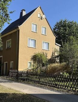 Freistehendes Einfamilienhaus mit viel Nutzfläche und großem Garagenbereich - ruhige Lage in Geißen bei Gera - Saara