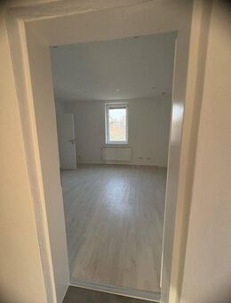 + + + SANIERTE 1 ZKB WOHNUNG SCHIFFWEILER + + + - Schiffweiler
